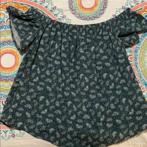 Off the shoulders shirt